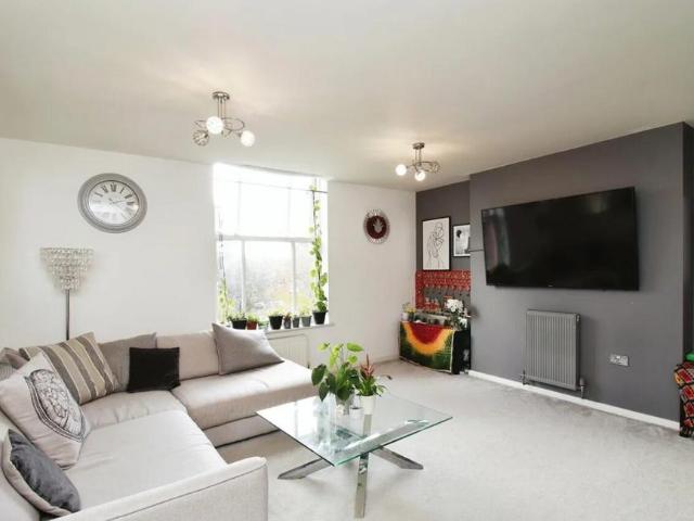 Flat for sale in Olton, West Midlands