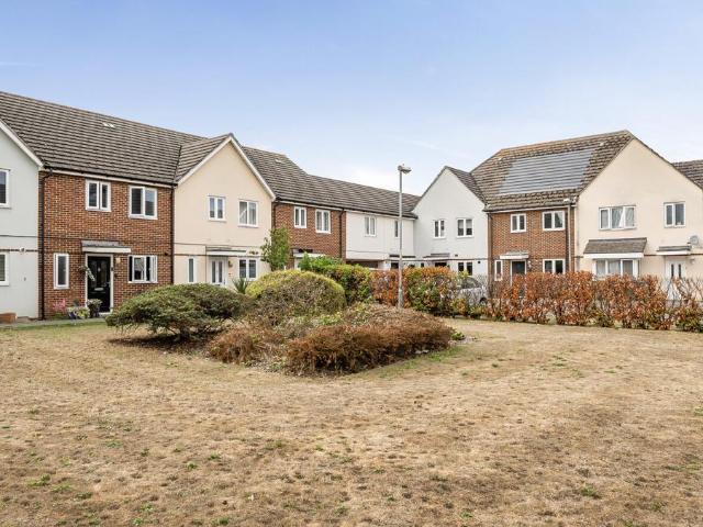 Flat for sale in Molesey, Elmbridge