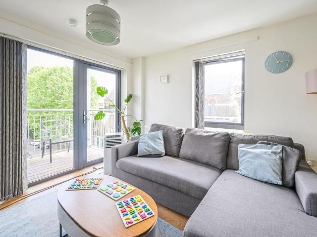 Flat for sale in London Borough of Newham, Greater London