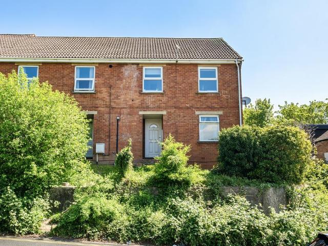 Flat for sale in Vastern, Wiltshire