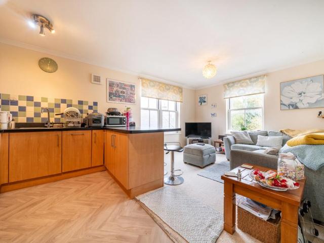 Flat for sale in Chedburgh, Suffolk