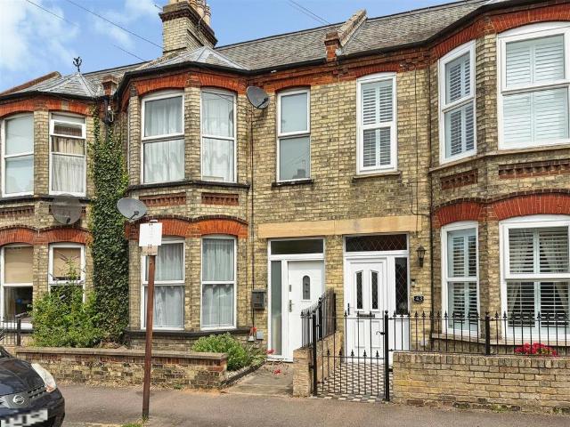 Flat for sale in Chedburgh, Suffolk