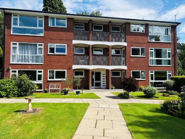 Flat for sale in Bramhall, Greater Manchester