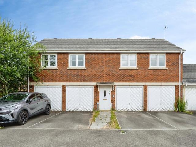 Flat for sale in Gorseinon, Wales