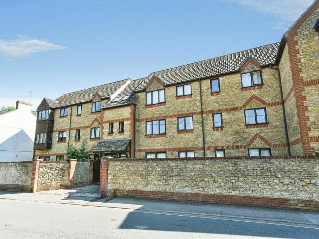Flat for sale in Chesterton, Fossebridge