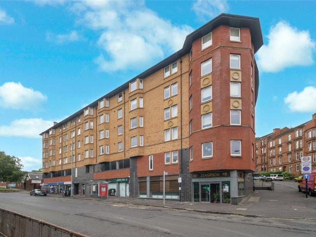 Flat for sale in Hillhead, Scotland