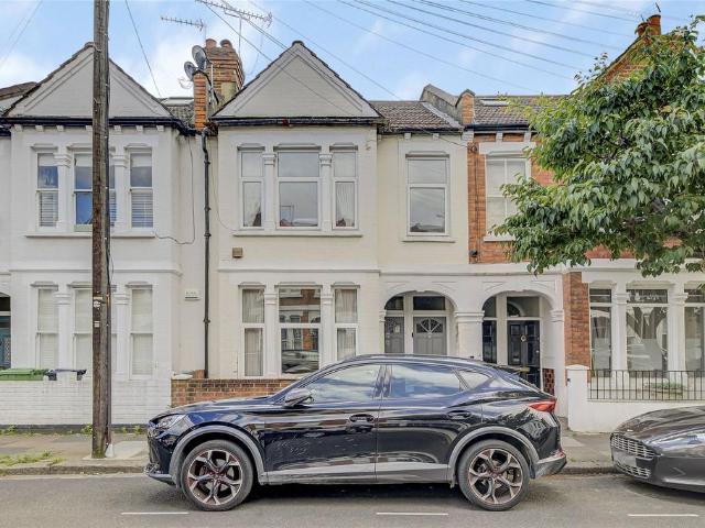 Flat for sale in Fulham, Sands End