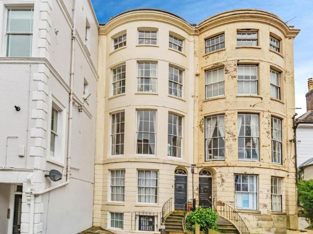 Flat for sale in Broadwater Down, Sandown Park