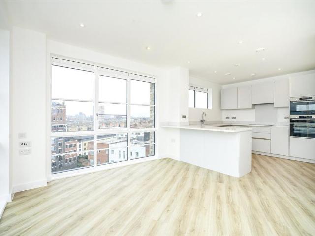 Flat for sale in London Borough of Tower Hamlets, Greater London