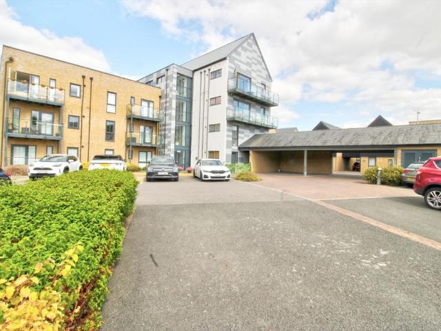 Flat for sale in Harlow, Essex