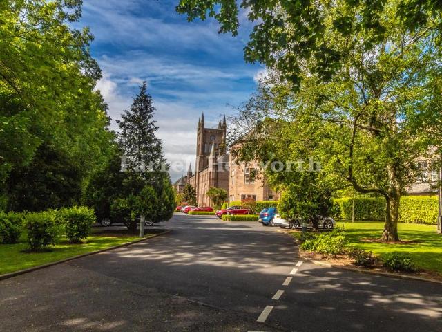 Flat for sale in Moorlands, Bare