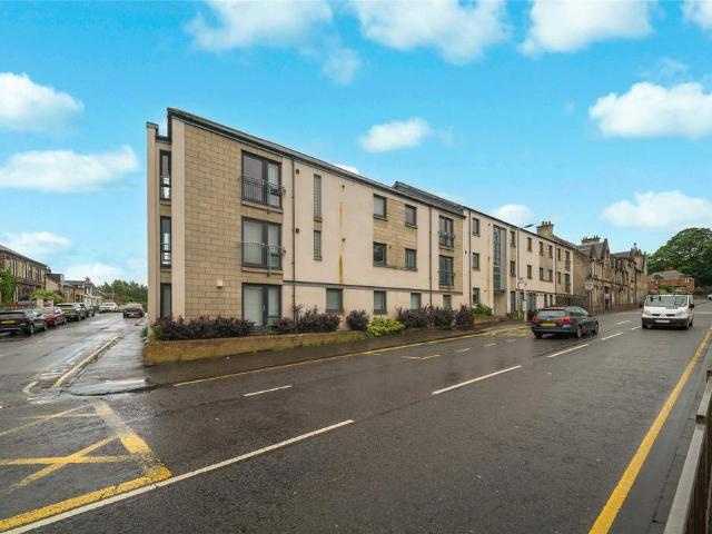Flat for sale in Hamilton, Scotland