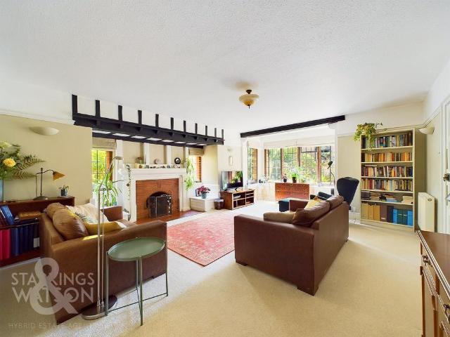Flat for sale in Eaton Rise, East Bank