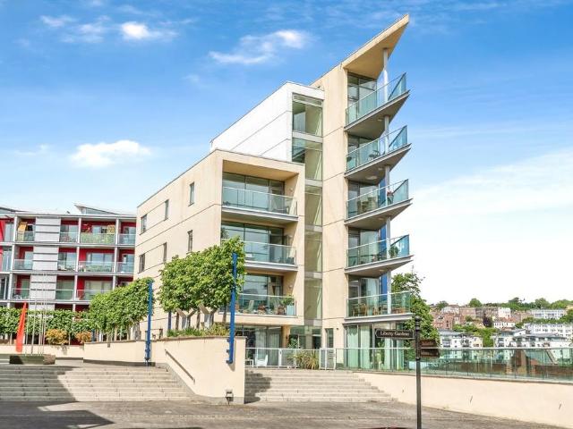 Flat for sale in Spike Island, Feckenham