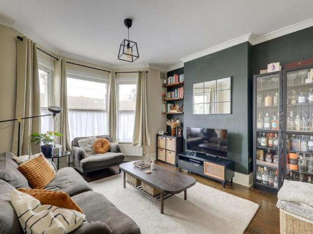 Flat for sale in London Borough of Lewisham, Greater London