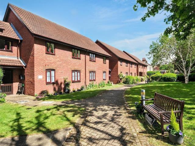 Flat for sale in Walton, Aylesbury