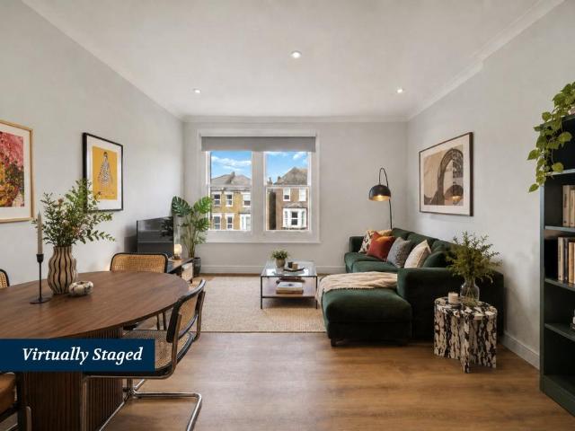 Flat for sale in Kilburn, Greater London