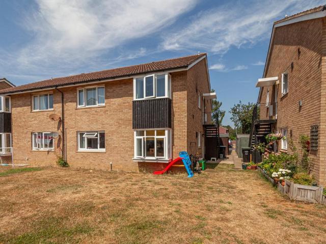 Flat for sale in Eastbridge, Suffolk