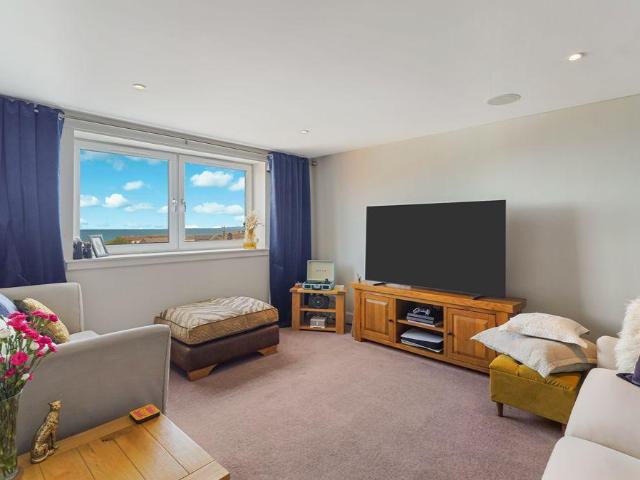 Flat for sale in Portobello, Scotland