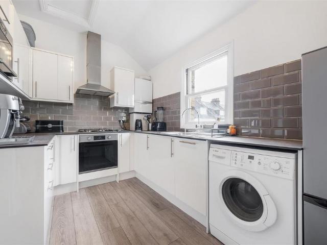 Flat for sale in Beckenham, Greater London