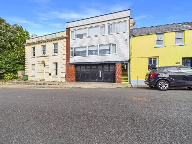 Flat for sale in Tenby, Pembrokeshire