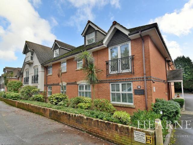 Flat for sale in Tricketts Cross, Ferndown