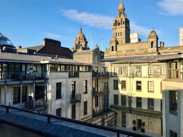Flat for sale in Merchant City, Scotland