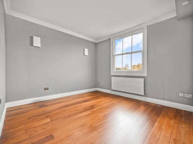Flat for sale in Notting Hill, Isle Of Man