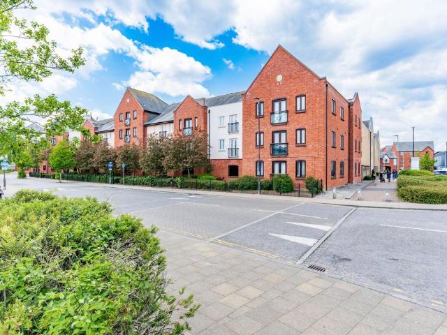 Flat for sale in Lakenham, East Bank