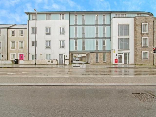 Flat for sale in Roseworthy, Cornwall