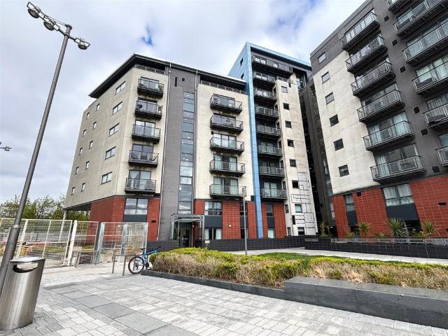 Flat for sale in Thornwood, Partick
