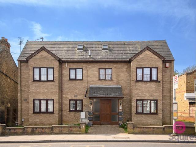 Flat for sale in Finchley, Greater London