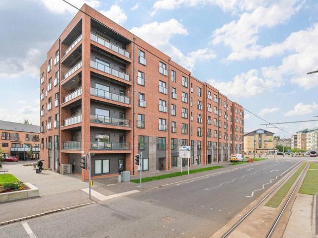Flat for sale in North Leith, Leith