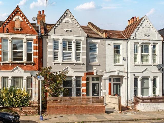 Flat for sale in London Borough of Merton, Greater London