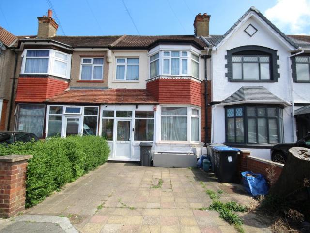 Flat for sale in Alperton, Greater London