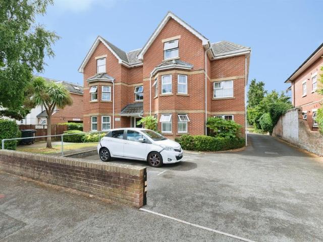 Flat for sale in Springbourne, Bournemouth