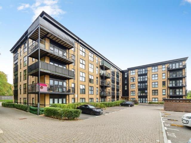 Flat for sale in Pin Green Industrial Area, Stevenage