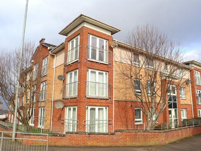 Flat for sale in Motherwell, Scotland