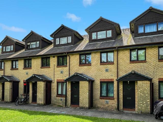 Flat for sale in Arbury, Cambridgeshire