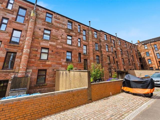 Flat for sale in Eastpark, Maryhill