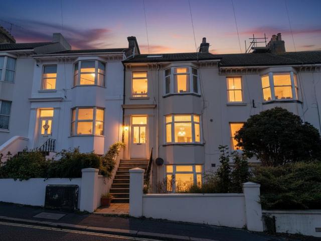 Flat for sale in Brighton & Hove