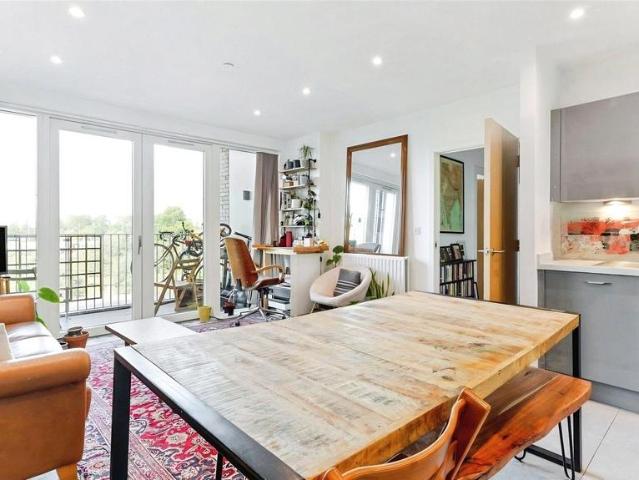 Flat for sale in London Borough of Lewisham, Greater London