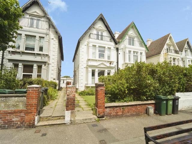 Flat for sale in Hangleton