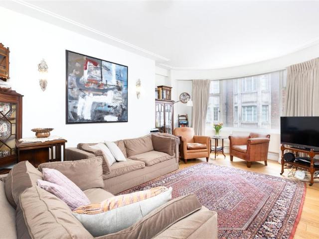 Flat for sale in East Marylebone, Marylebone