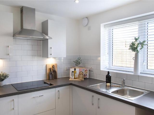 Flat for sale in Midway, Kent