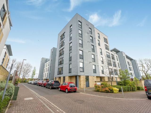 Flat for sale in Comely Bank, Scotland