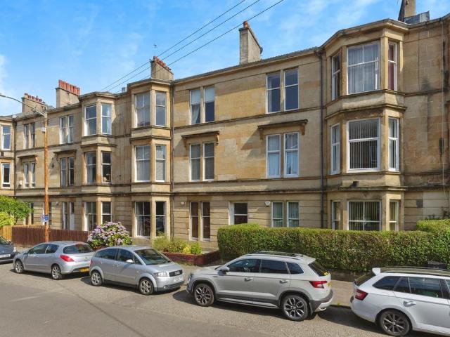 Flat for sale in Port Eglinton, Strathbungo