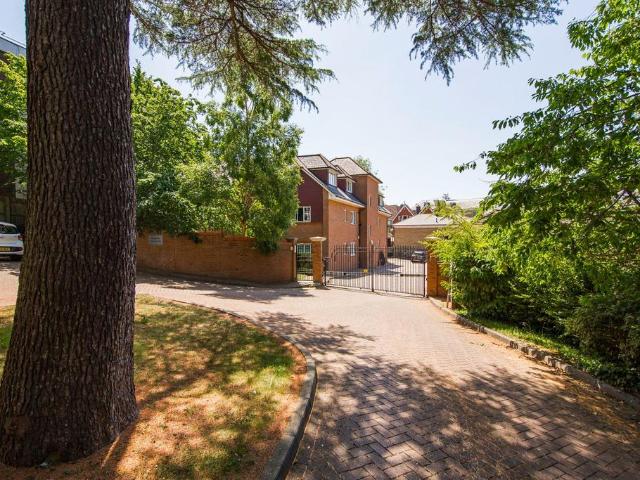 Flat for sale in St James, Sandown Park