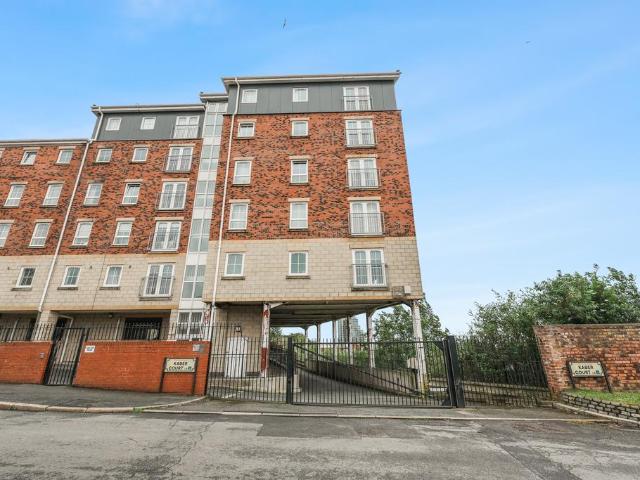 Flat for sale in Calderstones