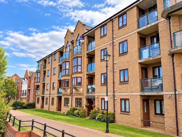 Flat for sale in Far Cotton and Delapre, Far Cotton